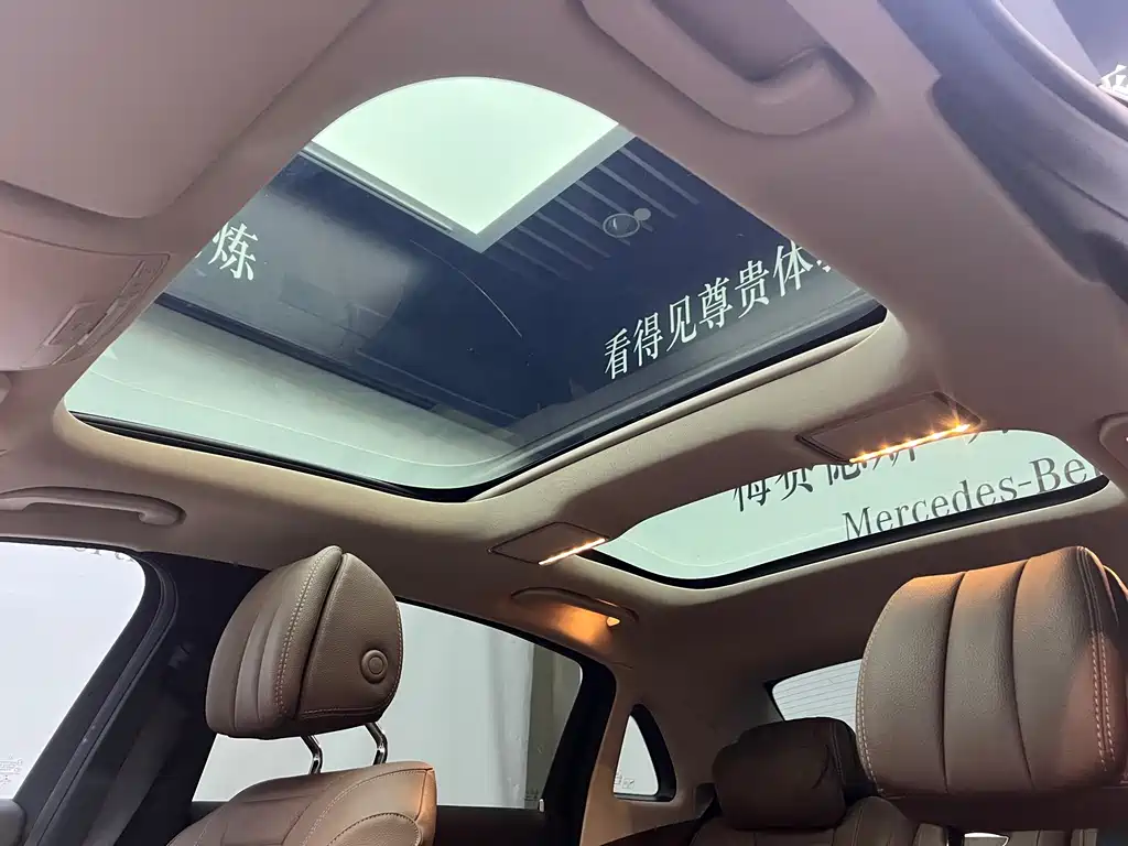 Mercedes-Benz E-Class — миниатюра 16