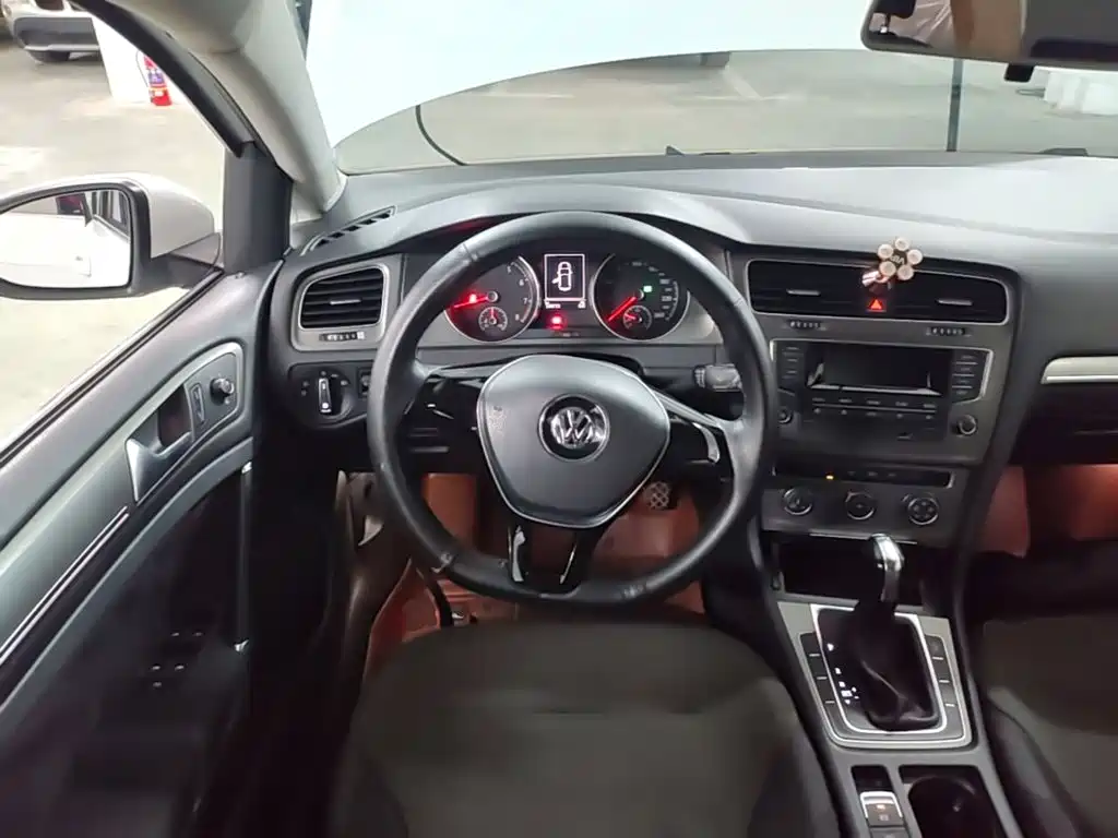 Volkswagen Golf — миниатюра 11