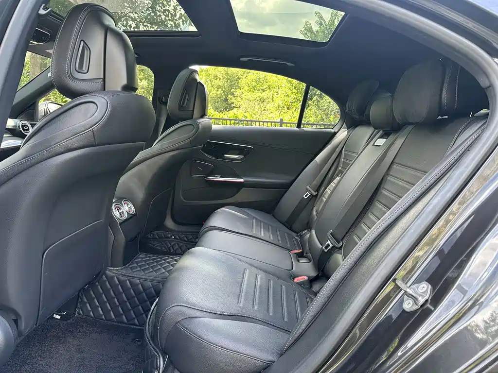 Mercedes-Benz C-Class — миниатюра 10