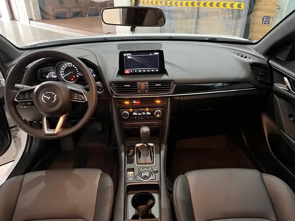 MAZDA CX 4