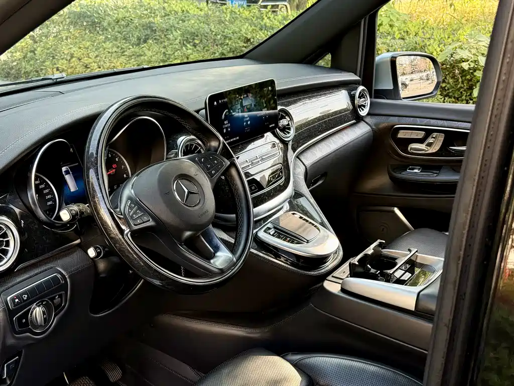 MERCEDES-BENZ V CLASS