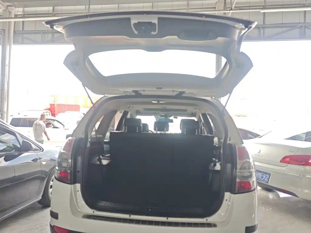 Chevrolet Captiva — миниатюра 19