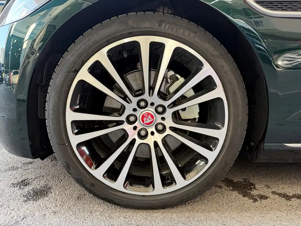 Jaguar XFL — миниатюра 5