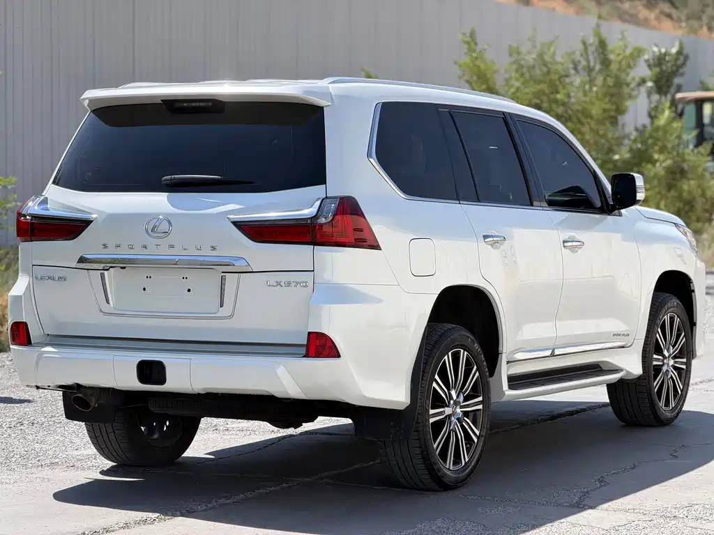 Lexus LX — миниатюра 7