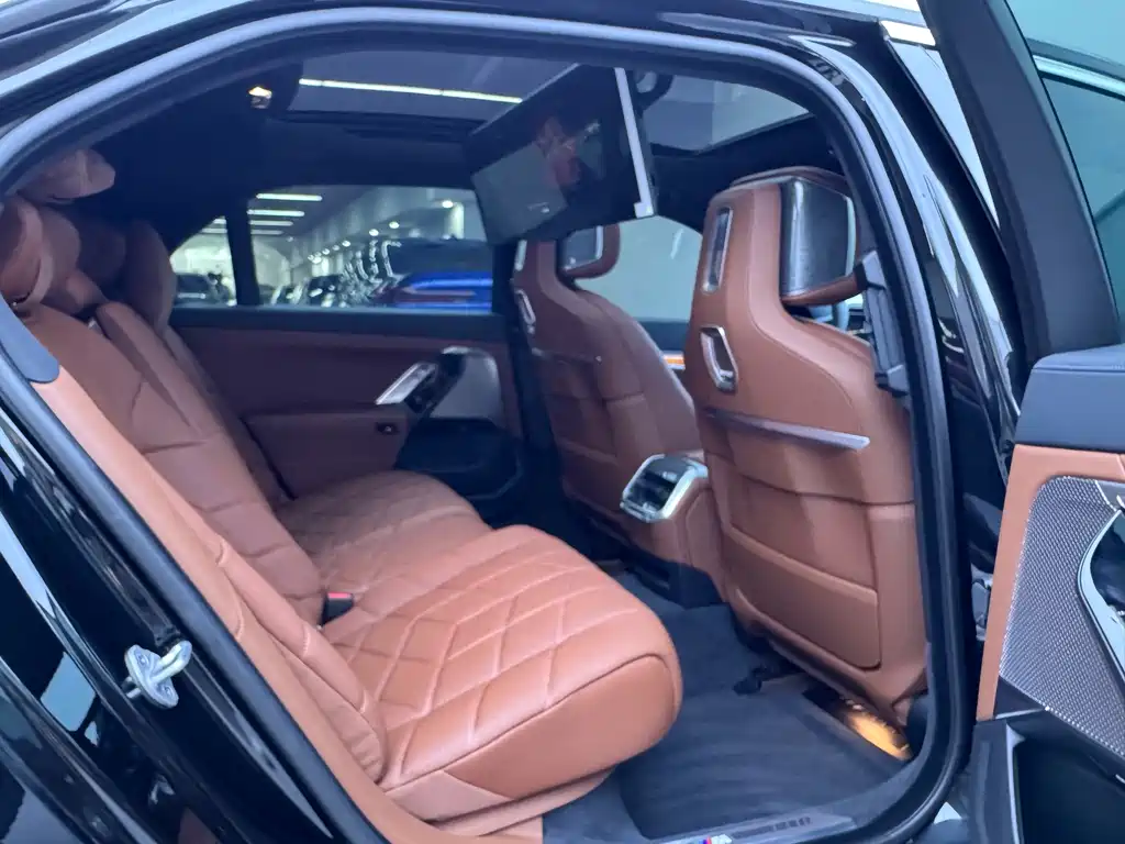BMW i7 — миниатюра 17