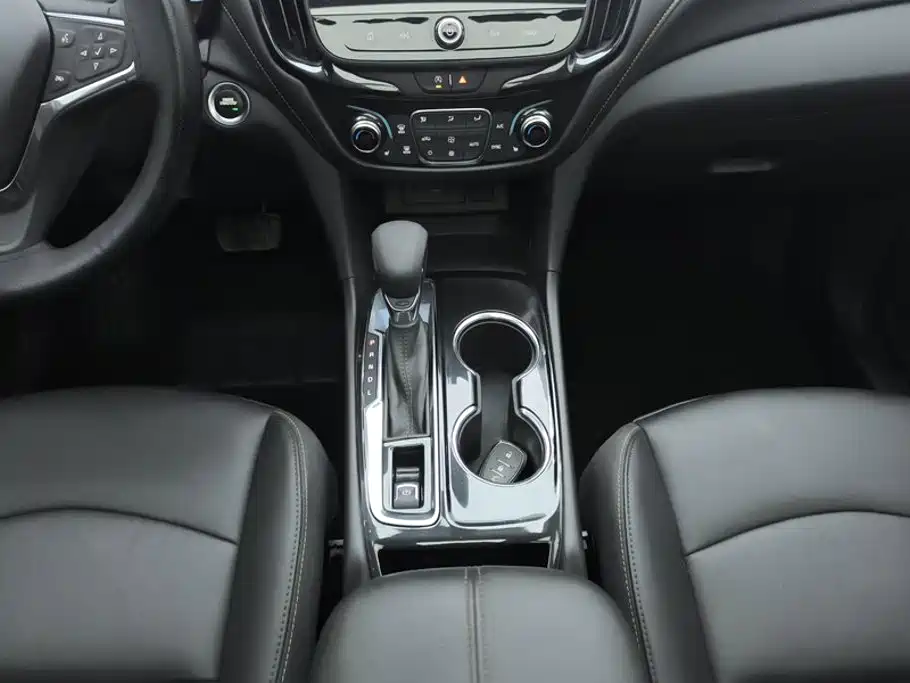 Chevrolet Equinox — миниатюра 16