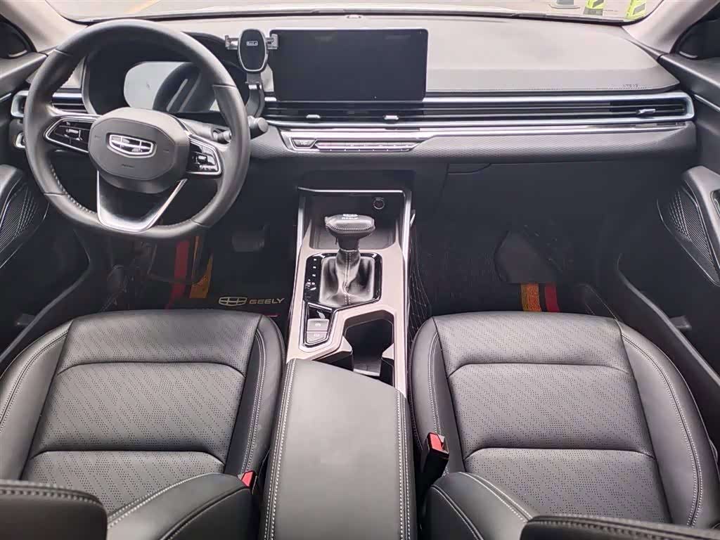 Geely Emgrand 1.5 л 2022 г. Белый, пробег 30099 км