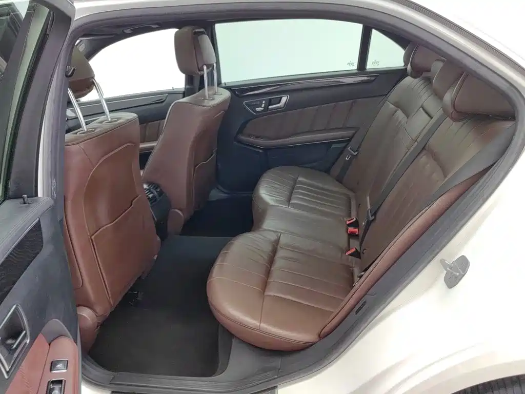 Mercedes-Benz E-Class — миниатюра 15