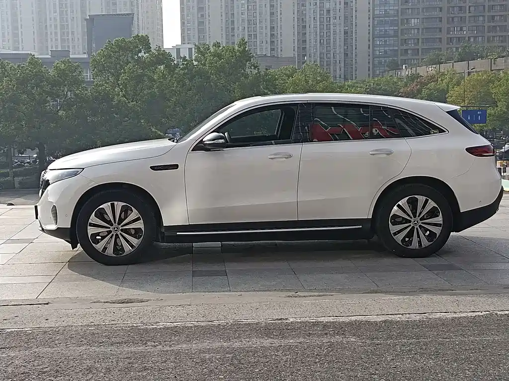 Mercedes-Benz EQC — миниатюра 5