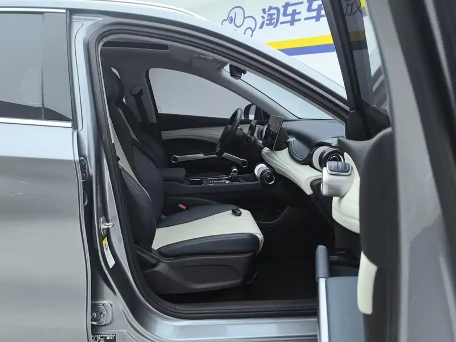 BYD Yuan Plus — миниатюра 8