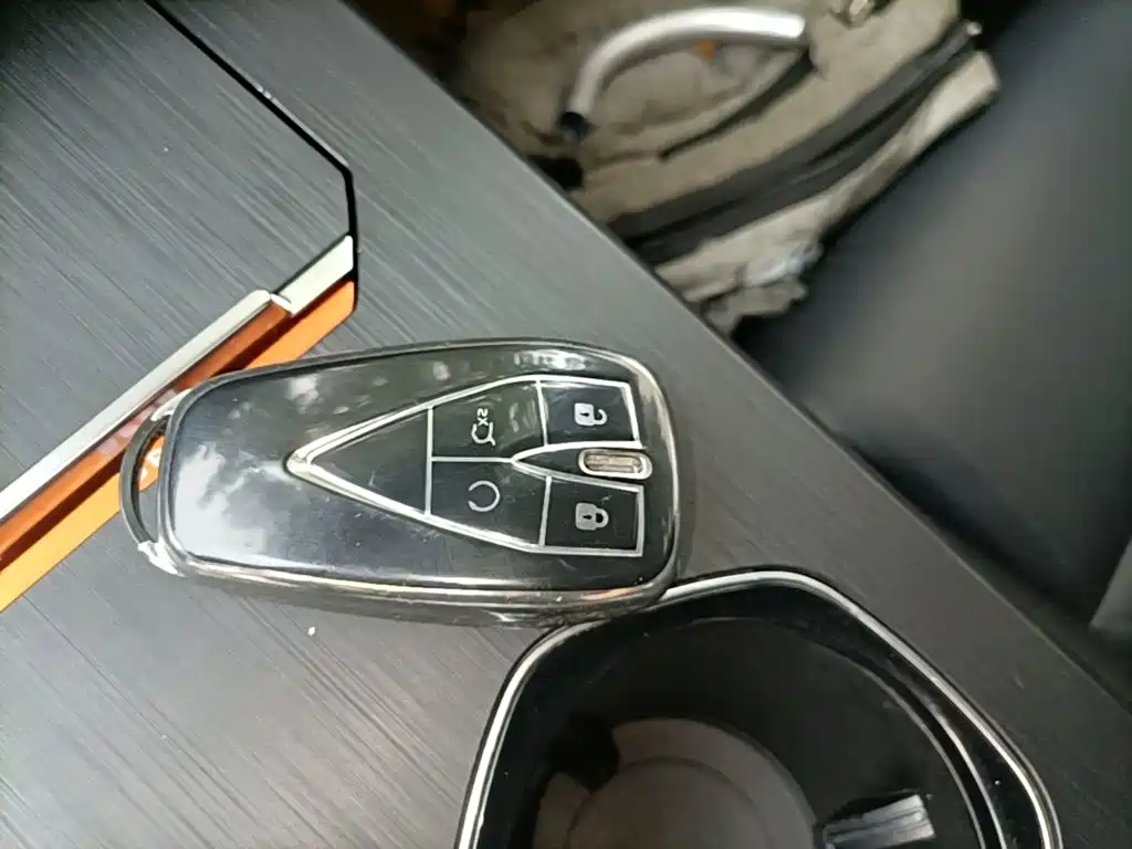 Changan UNI-K iDD — миниатюра 9