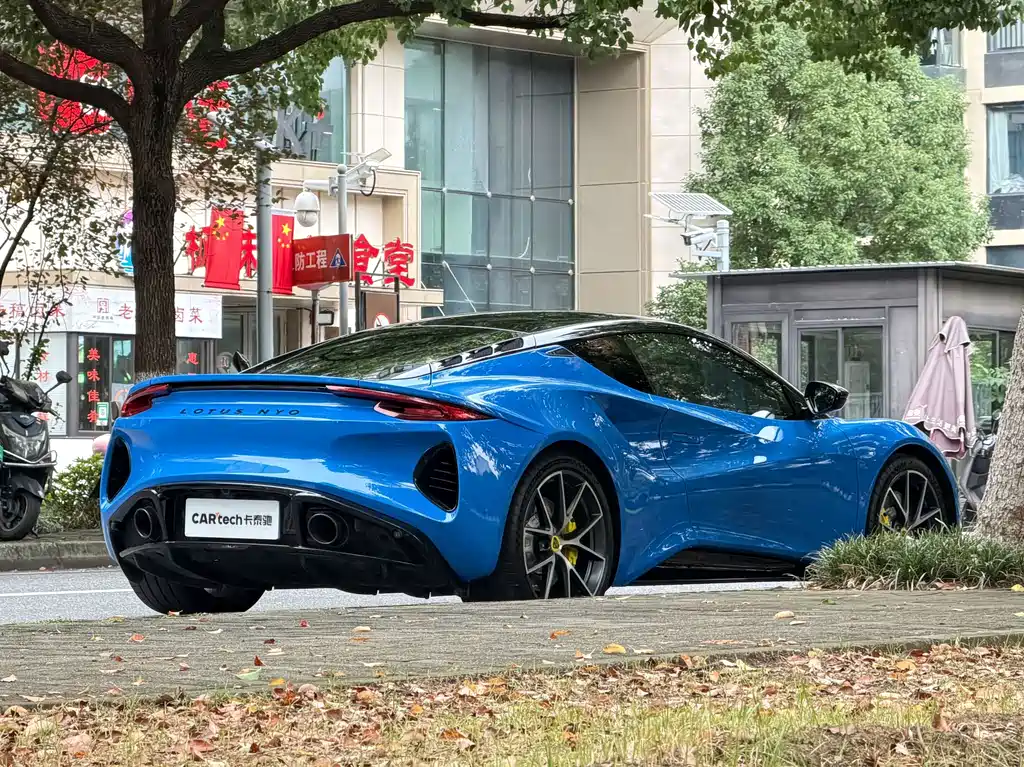 Lotus Emira — миниатюра 16