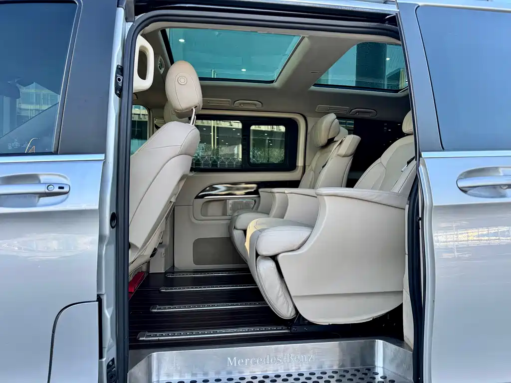 Mercedes-Benz V-Class — миниатюра 2