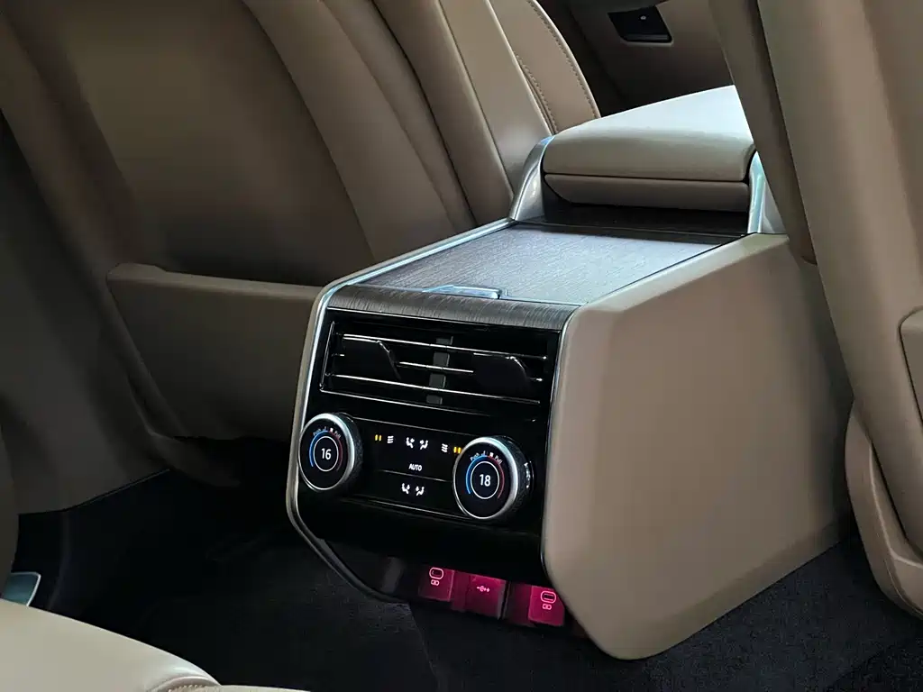 Land Rover Range Rover — миниатюра 22