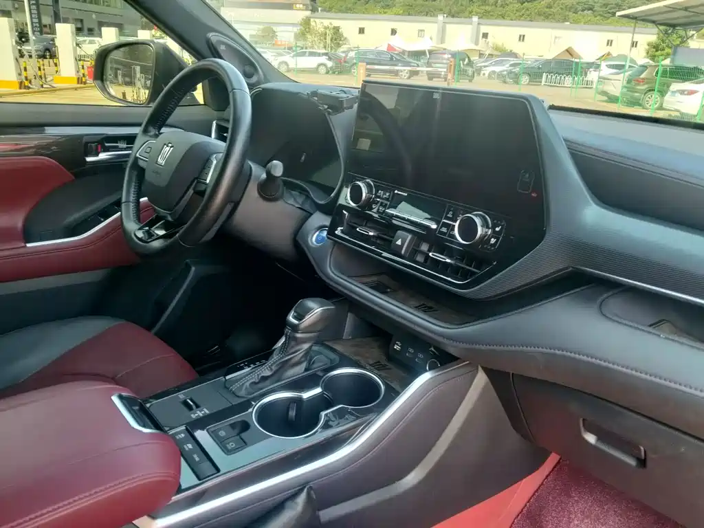 Toyota Crown Kluger — миниатюра 11