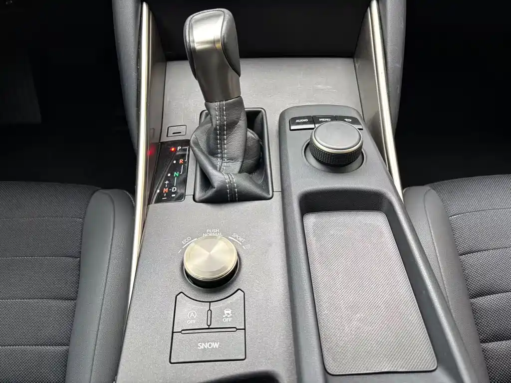 Lexus IS — миниатюра 13