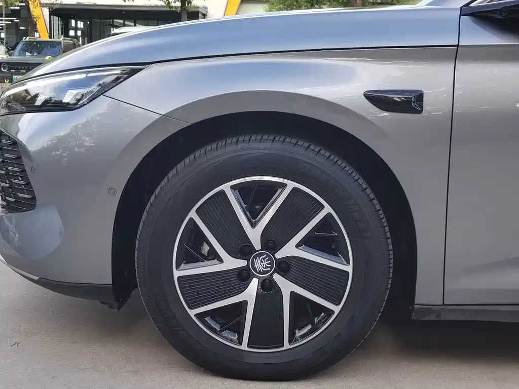 BYD Qin L — миниатюра 13