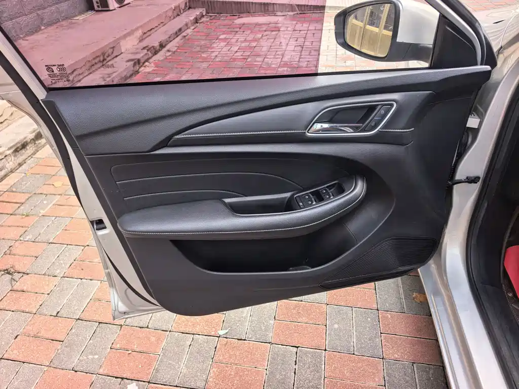 Roewe Ei5 — миниатюра 5