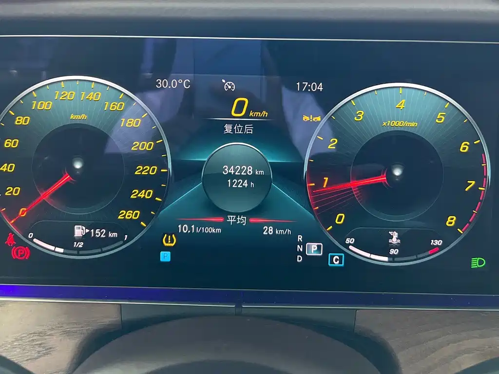 Mercedes-Benz E-Class — миниатюра 3