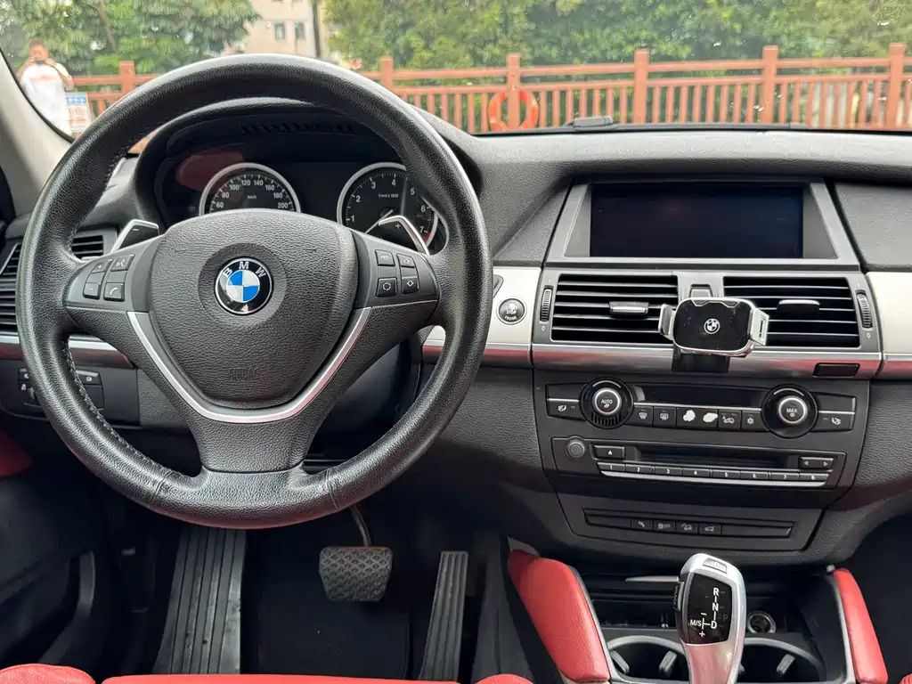 BMW X6 — миниатюра 25