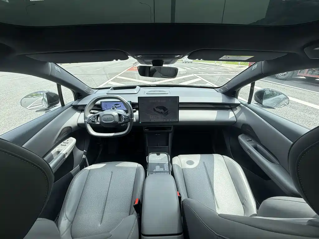 Lynk & Co Z20 — миниатюра 10