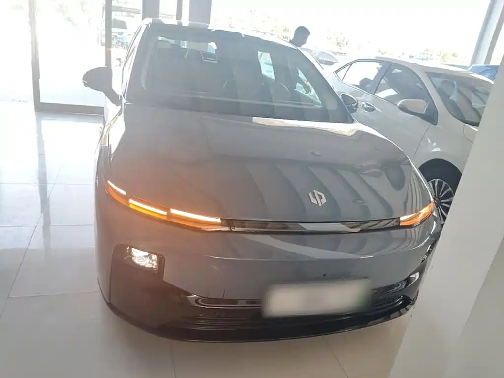 Leapmotor Leapmotor B01 — миниатюра 3