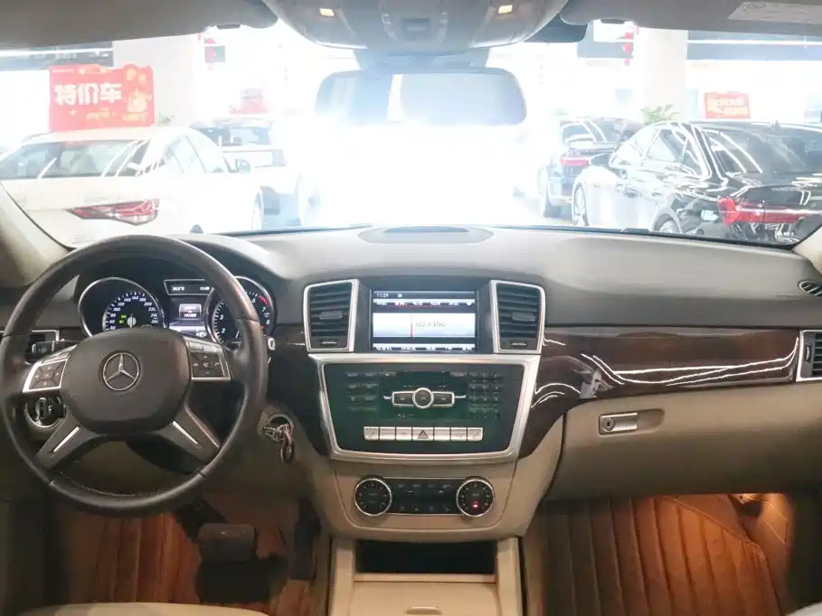 Mercedes-Benz M-Class — миниатюра 5