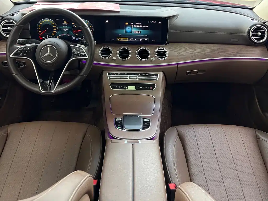 Mercedes-Benz E-Class — миниатюра 7