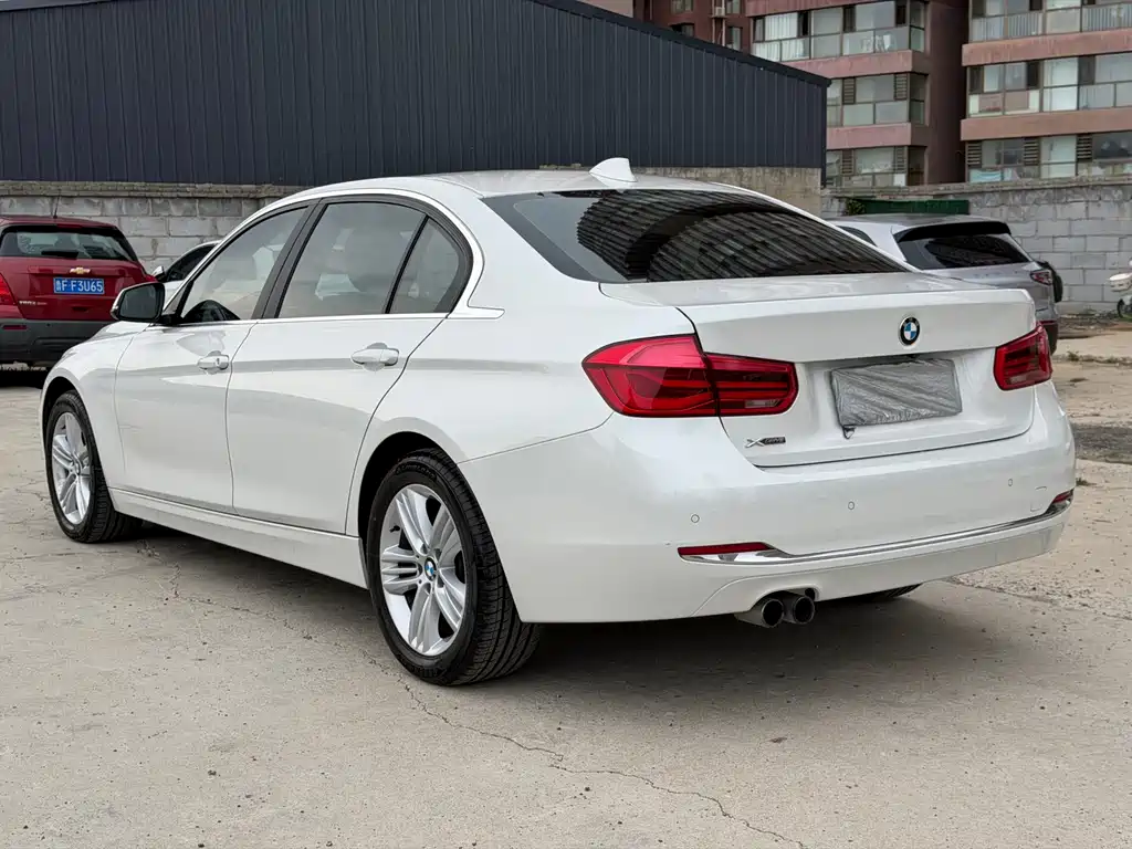BMW 3 Series — миниатюра 4