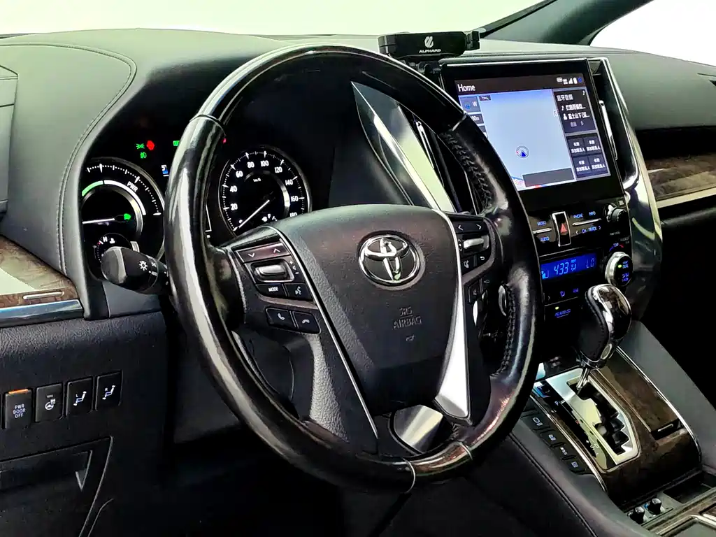 Toyota Vellfire — миниатюра 11