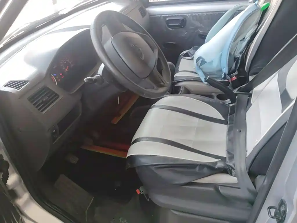 Wuling Rongguang S — миниатюра 15