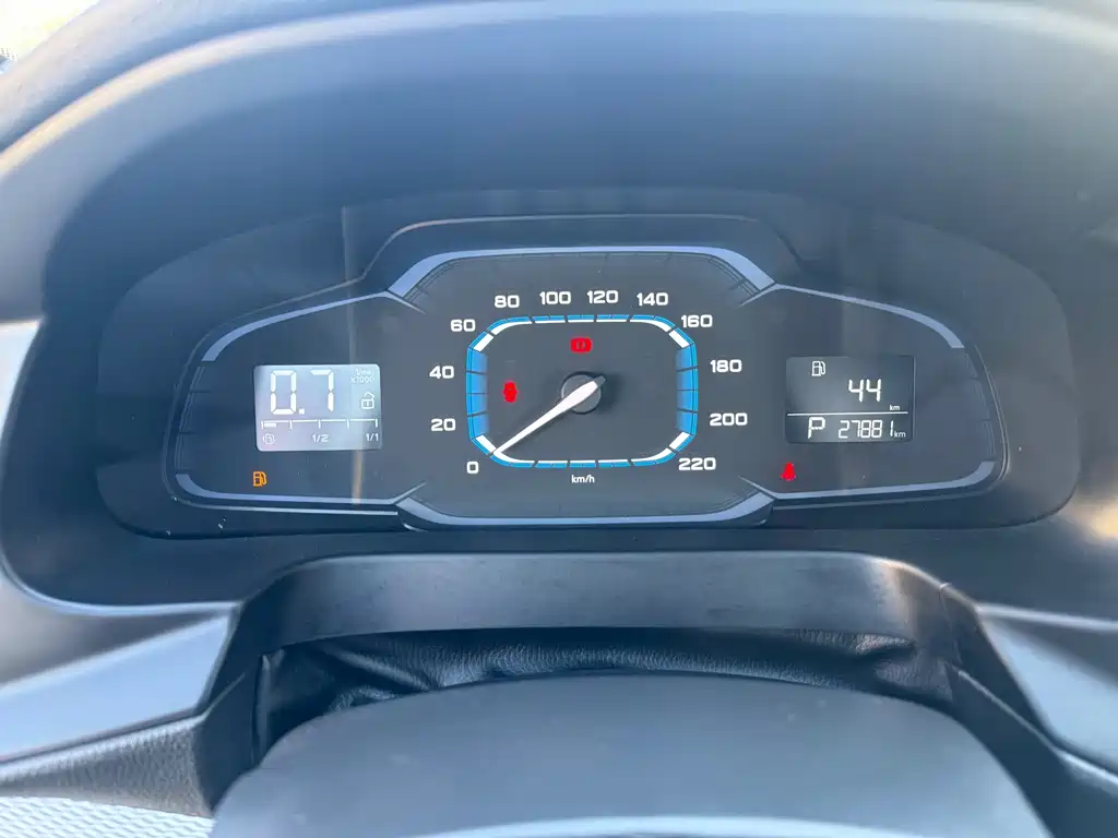 Roewe 360 — миниатюра 17