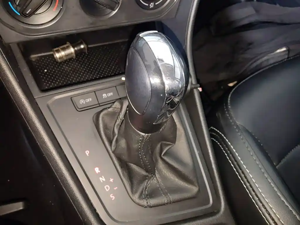 Volkswagen Lavida — миниатюра 10