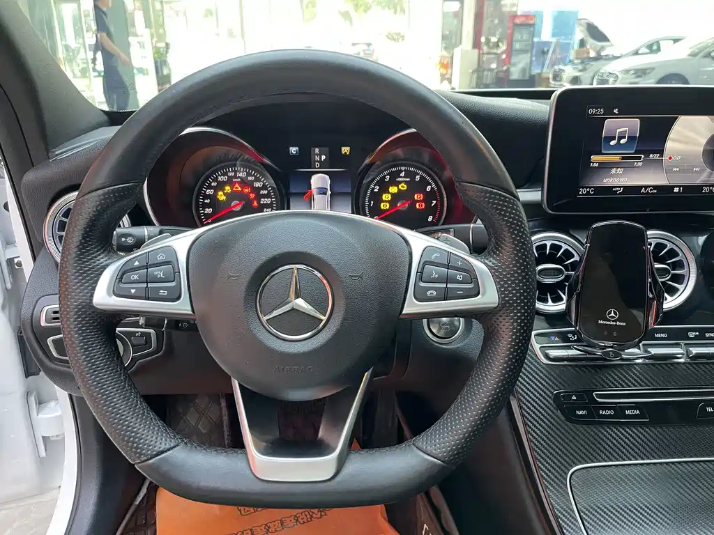 Mercedes-Benz C-Class — миниатюра 8