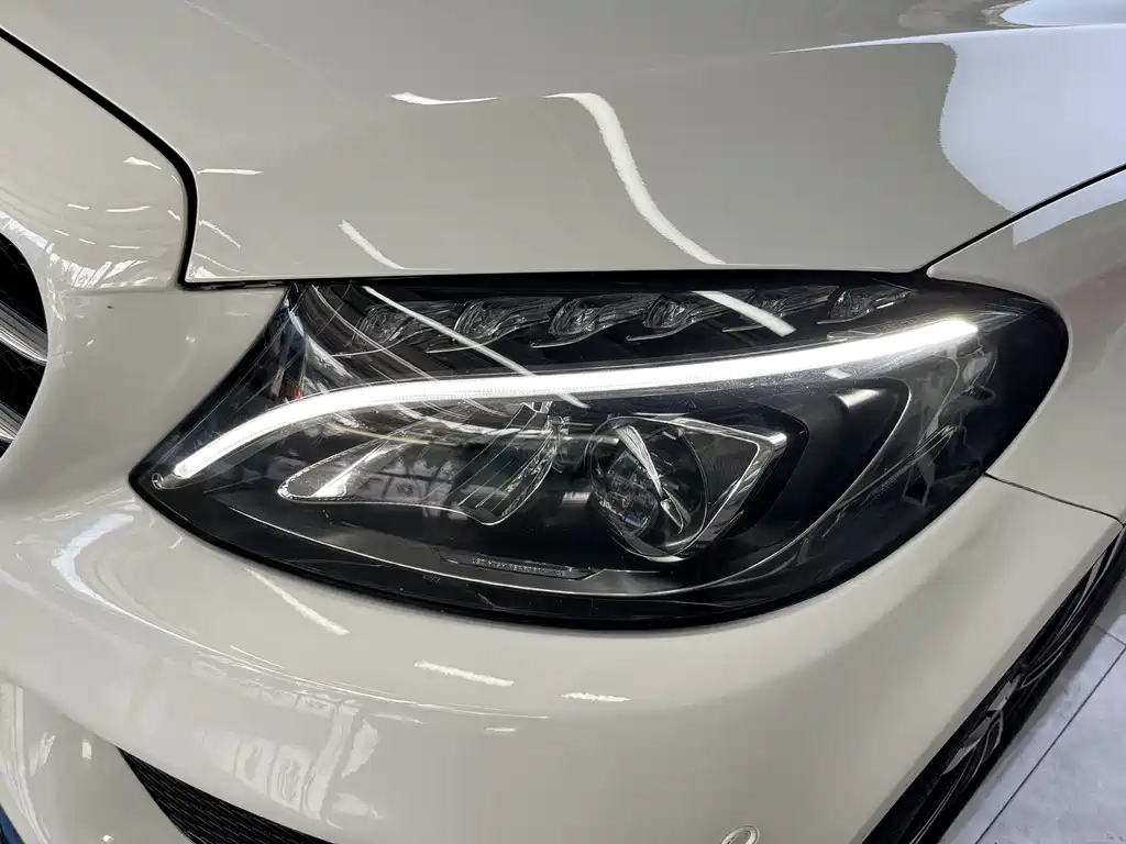 Mercedes-Benz C-Class — миниатюра 16