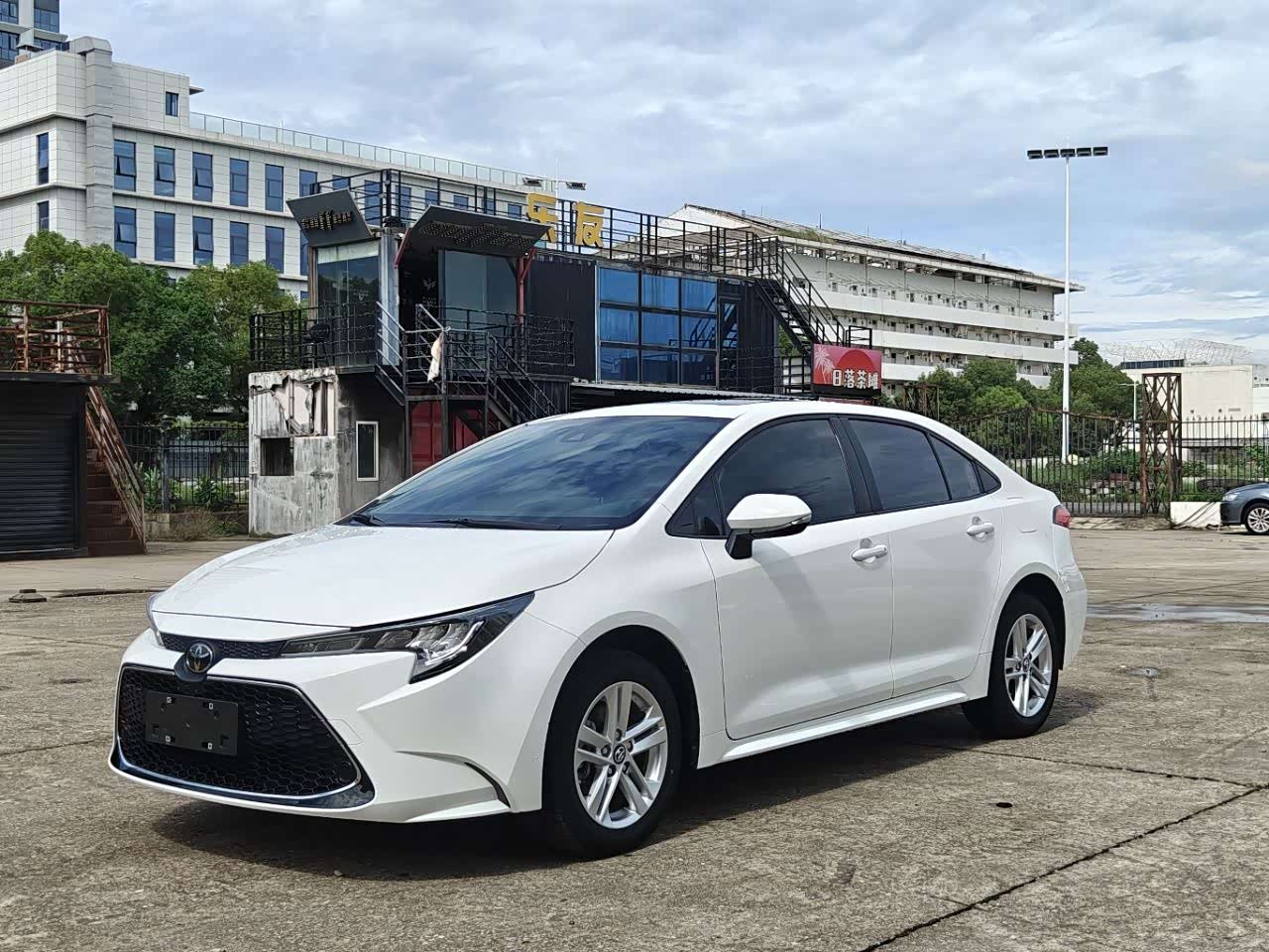 Toyota Levin 1.2 л 2022 г. Белый, пробег 37000 км