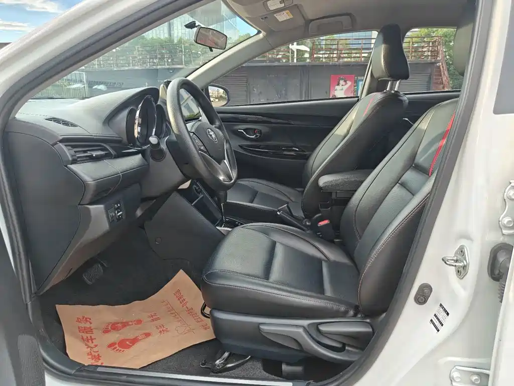 Toyota Yaris L — миниатюра 9