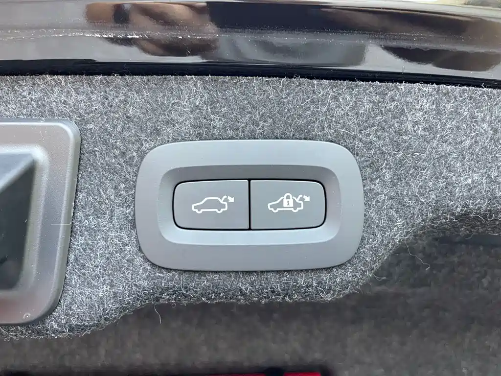 Volvo S90 — миниатюра 23