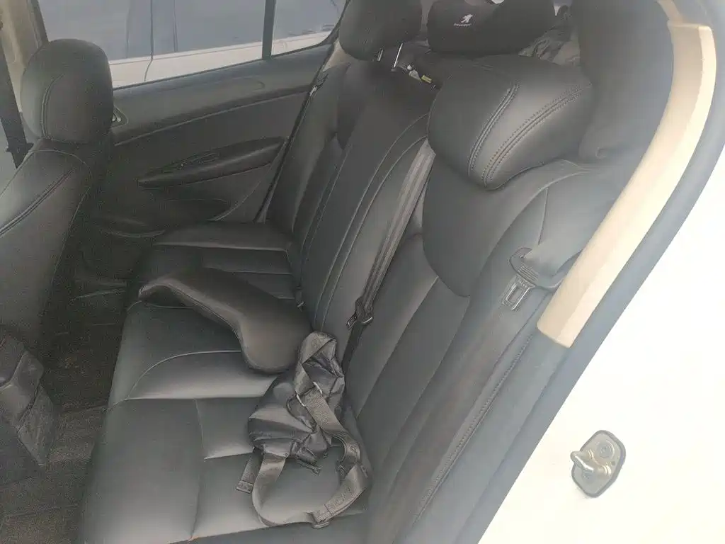 Peugeot 308 — миниатюра 18