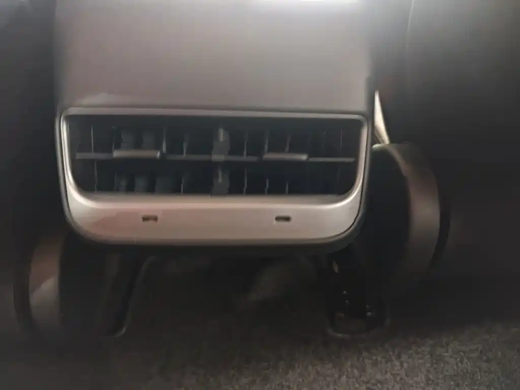 Tesla Model 3 — миниатюра 13