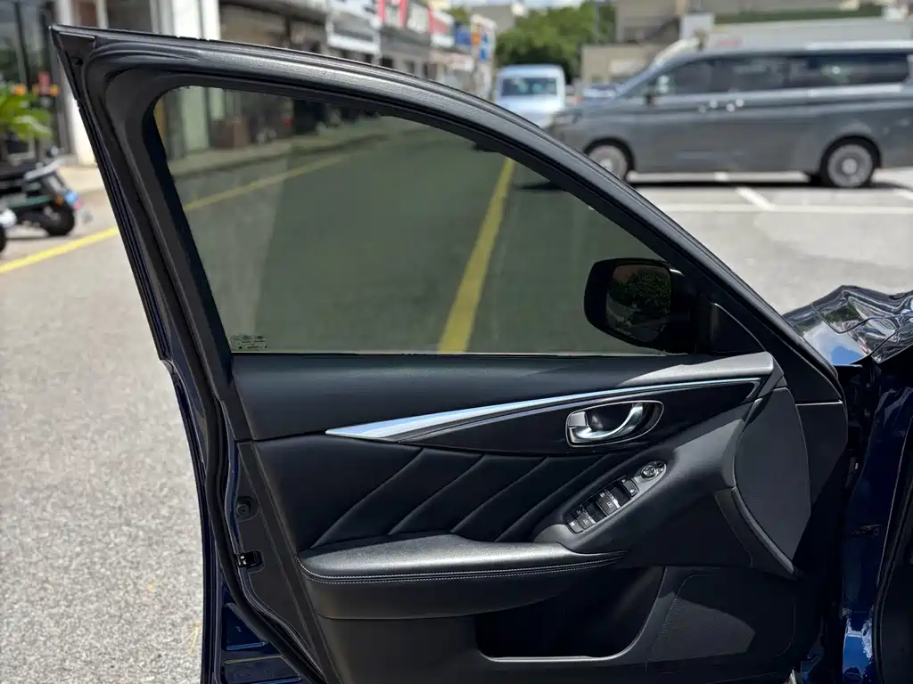 Infiniti Q50L — миниатюра 10
