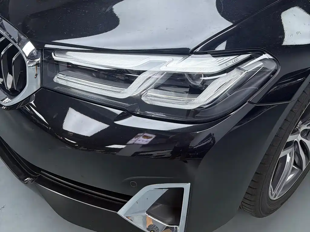 BMW 5 Series — миниатюра 5