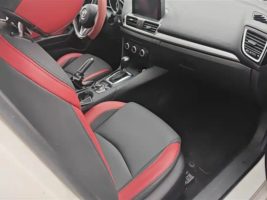 Mazda Mazda3 3 2016 1.5L AT Comfort