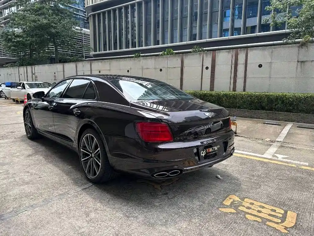 Bentley Flying Spur — миниатюра 4