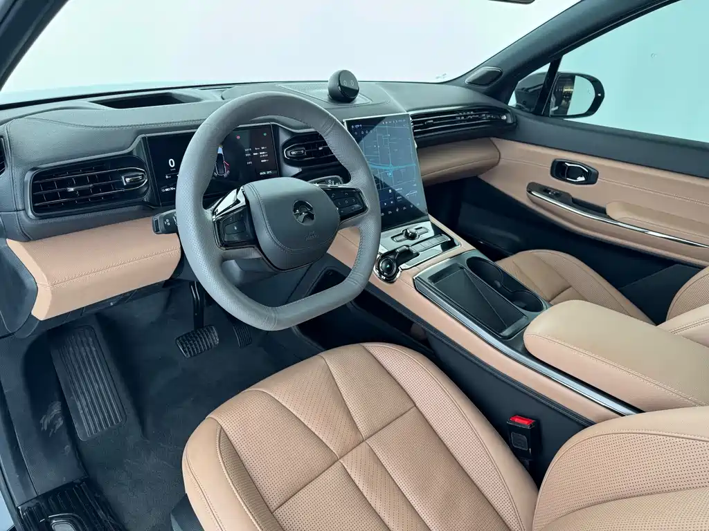 NIO ES8 2020 415KM мест