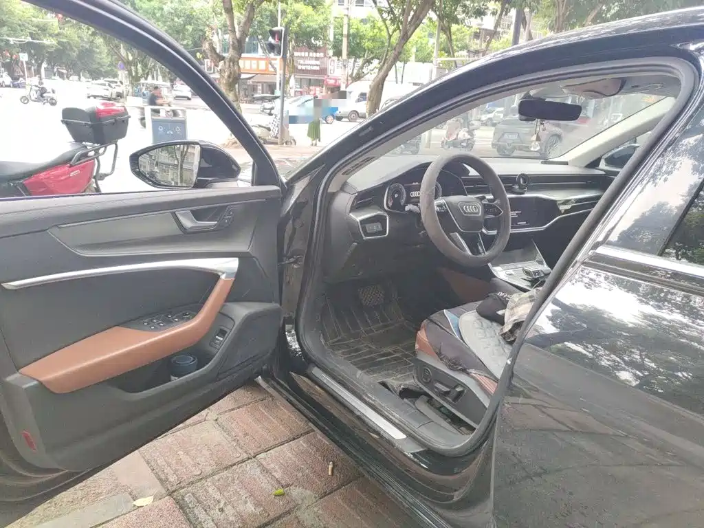 Audi A6L — миниатюра 12