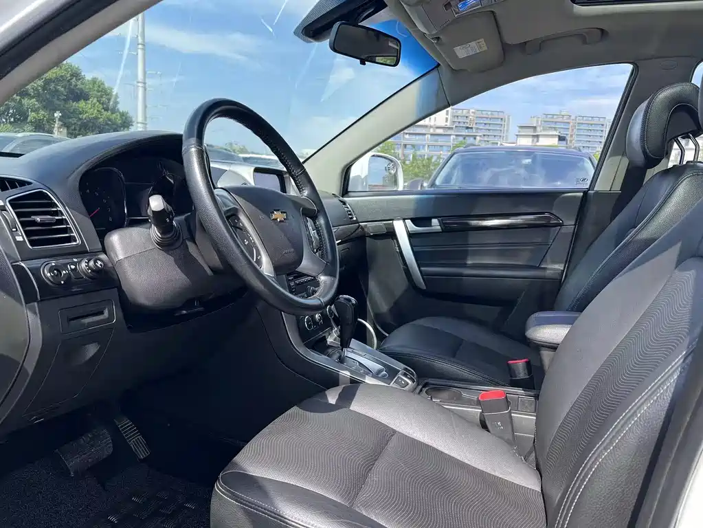 Chevrolet Captiva 2015 2.4L Flagship 7 мест