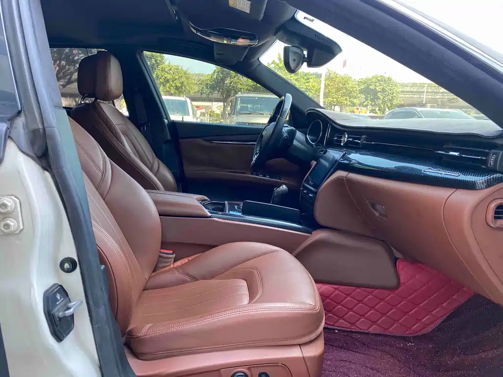 Maserati Quattroporte — миниатюра 6