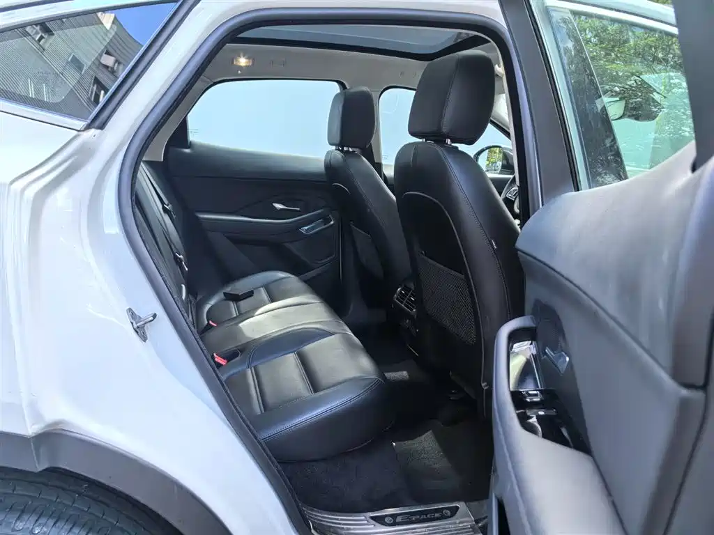 Jaguar E-PACE — миниатюра 14