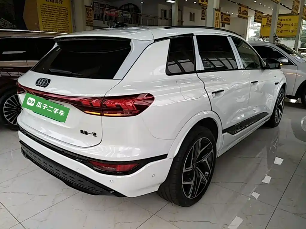 Audi Q6L e-tron